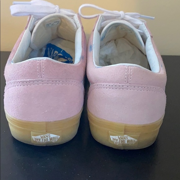 Vans - Picture 6 of 11